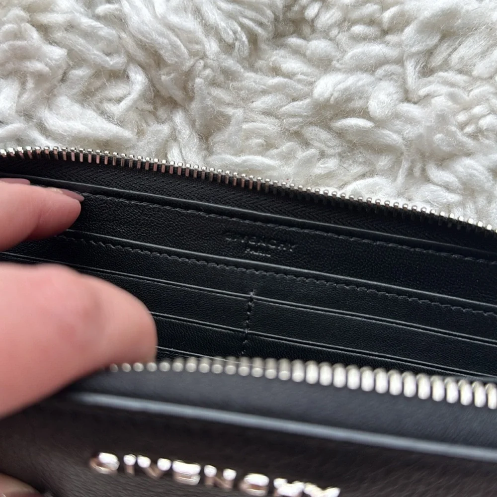 Givenchy Pandora Leather‎ Zip Wallet